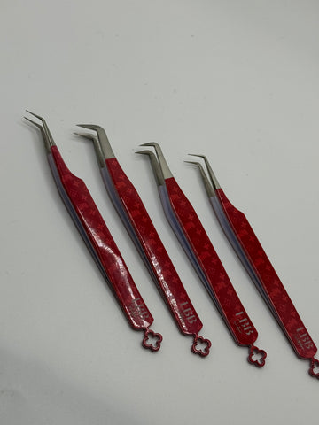 Red LV Bratz tweezers ❤️