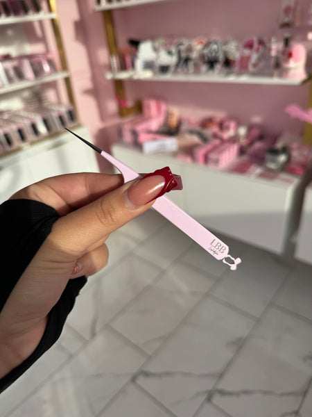 That Girl Straight Isolation Tweezers 🎀