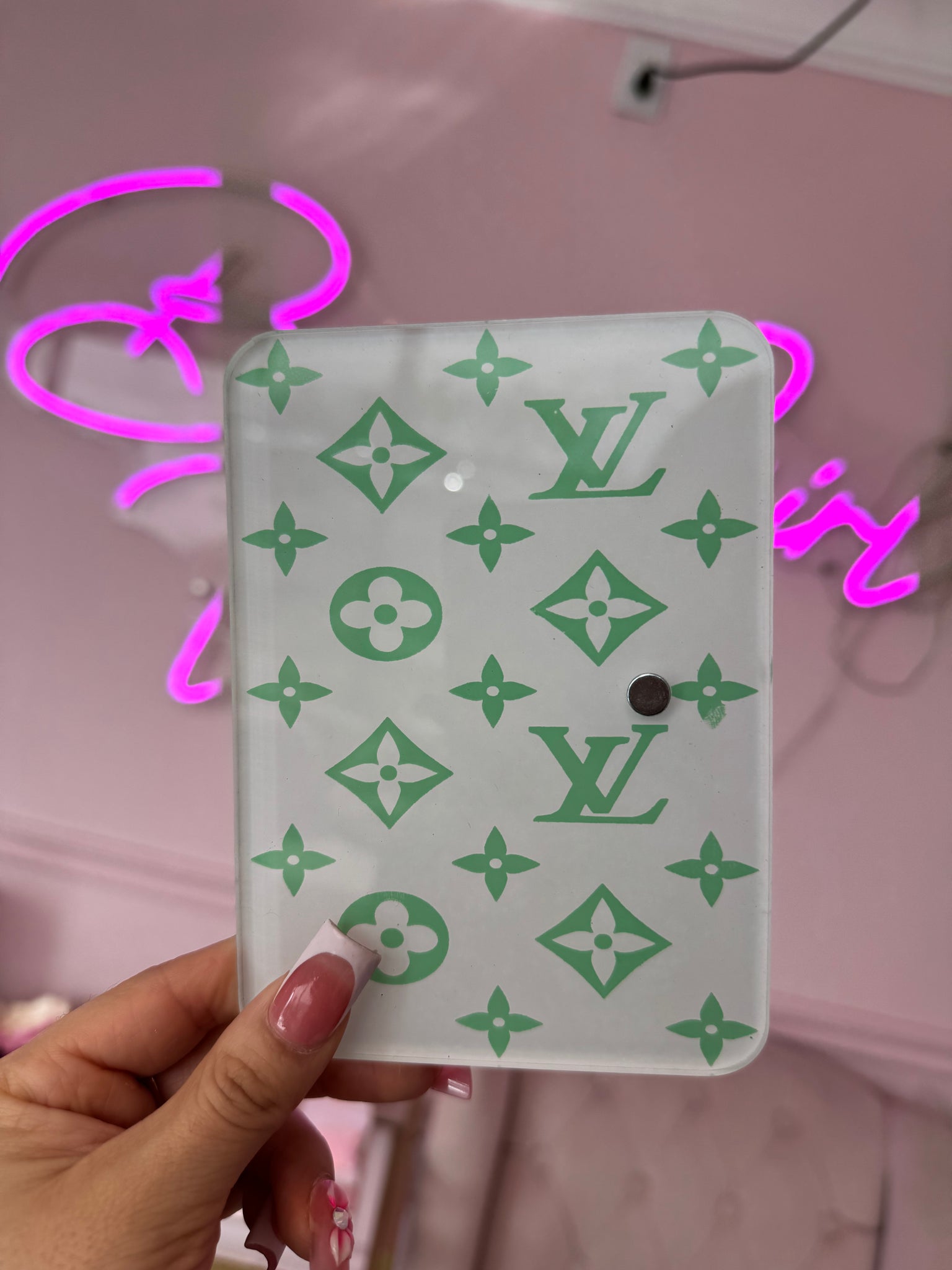 LV Tile